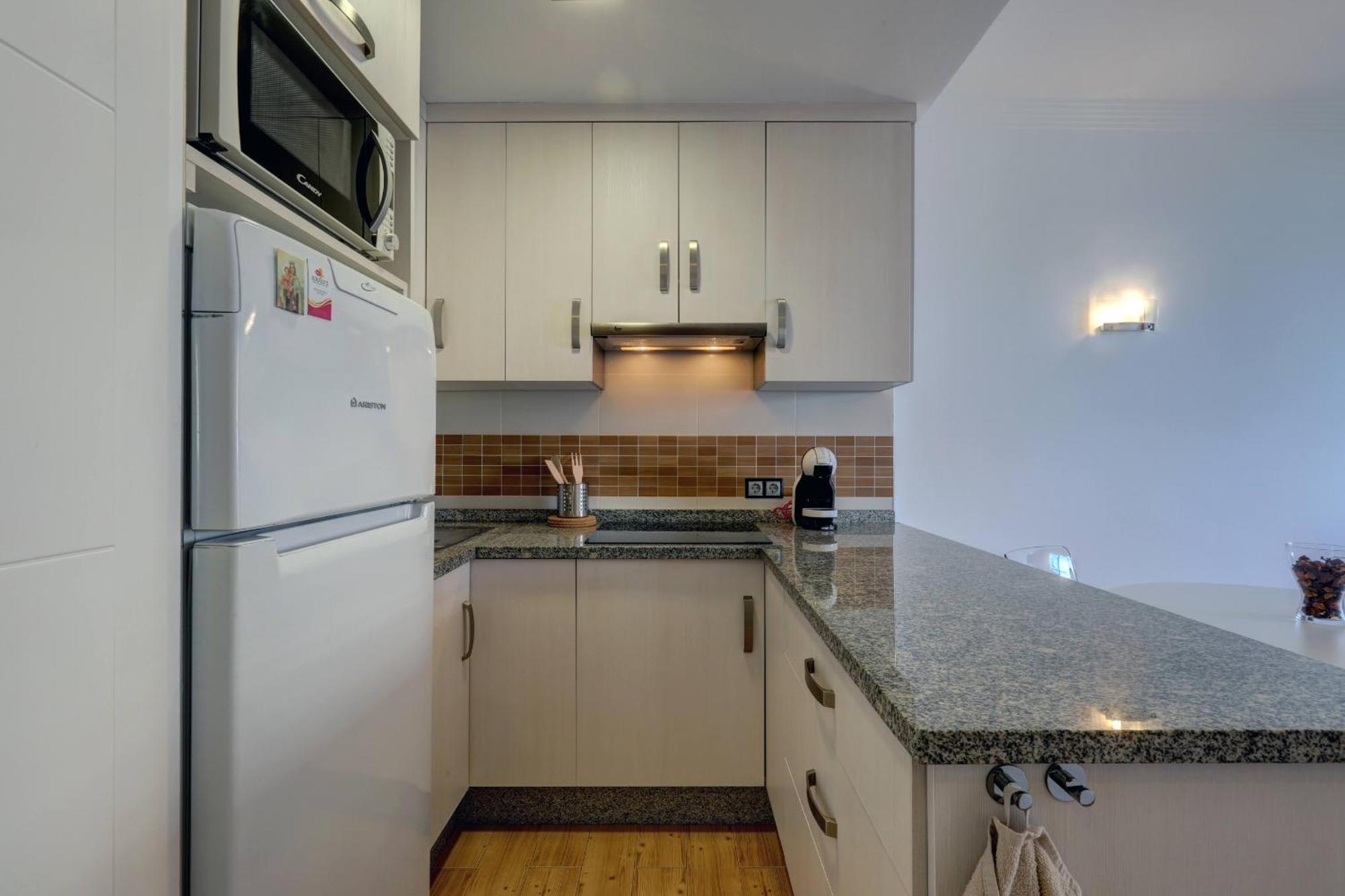 Apartment Wonderful New 1 In Benalbeach *