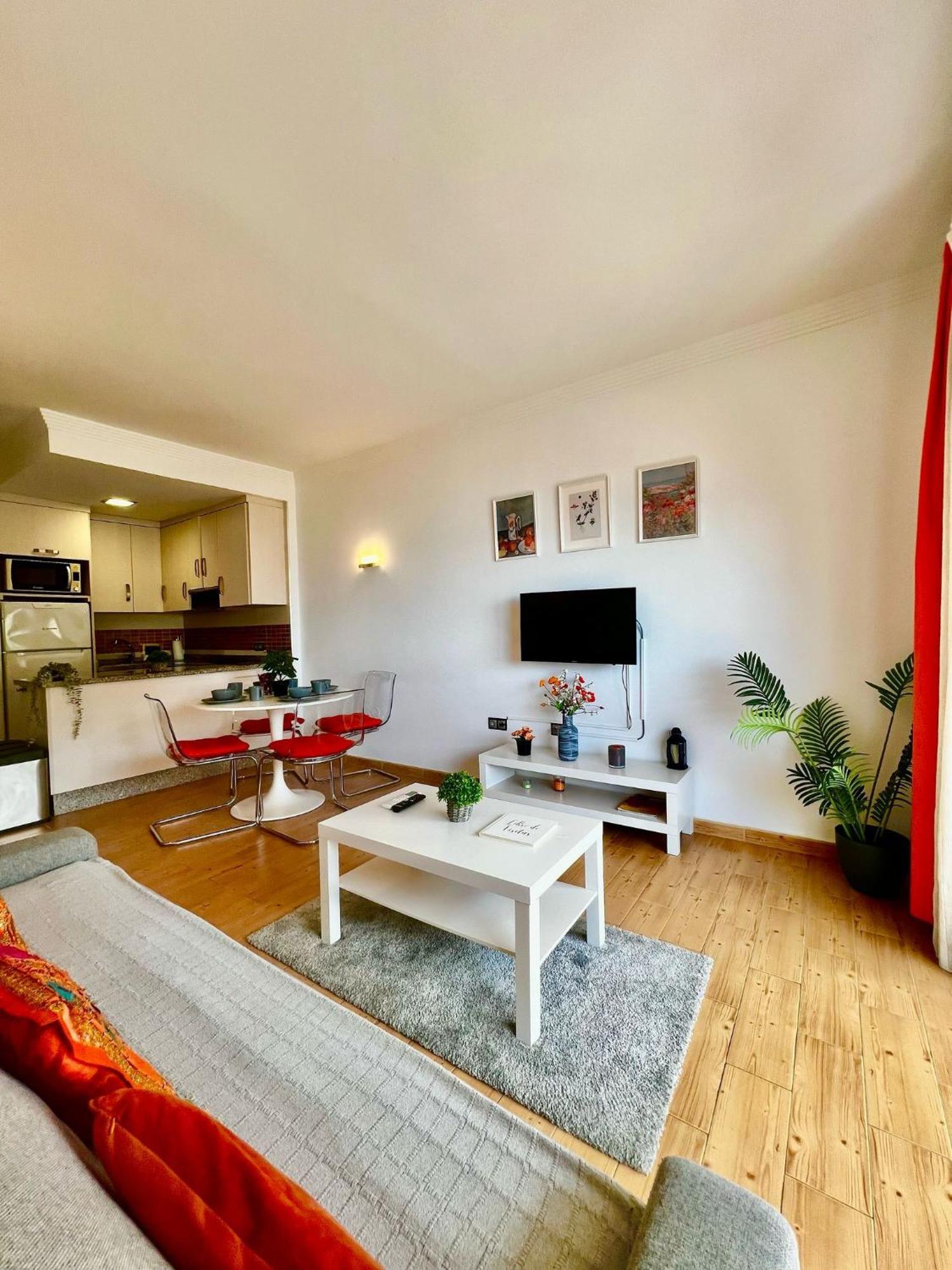 Apartment Wonderful New 1 In Benalbeach *
