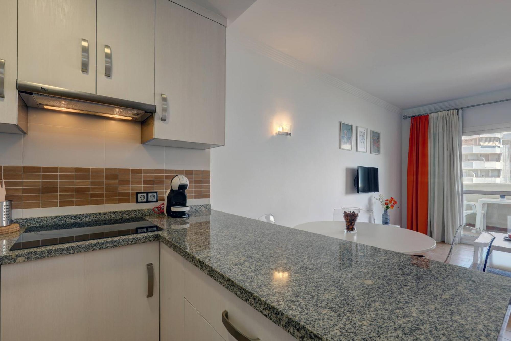 Apartment Wonderful New 1 In Benalbeach